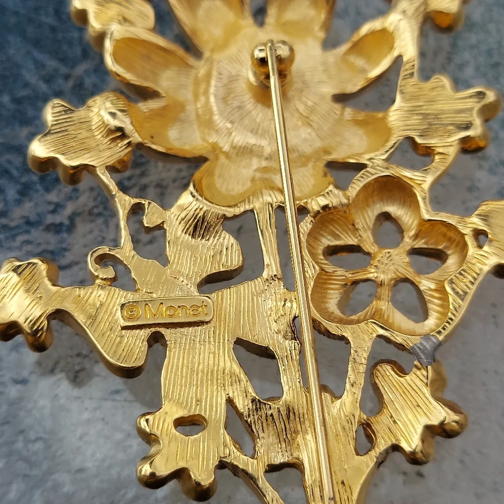 Vintage Monet Gold Flower Bouquet Brooch‎ Pin